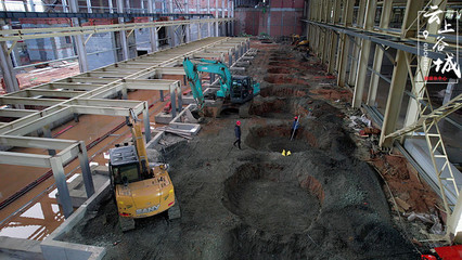 谷城吉利硅谷項目 國慶假期“不打烊”，挑燈夜戰施工忙